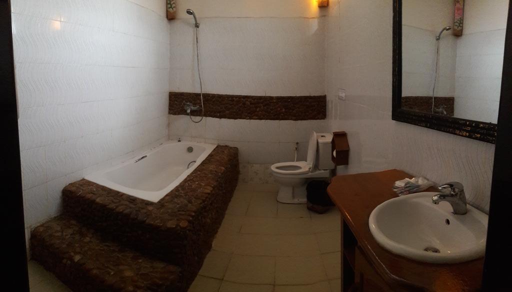 Palace Nyaung Shwe Guesthouse Kültér fotó