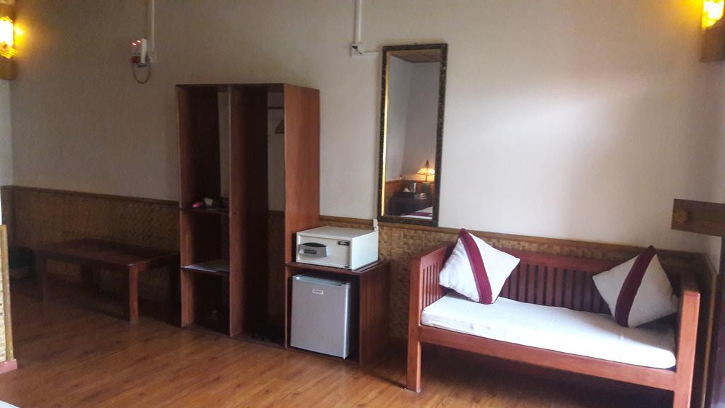 Palace Nyaung Shwe Guesthouse Kültér fotó